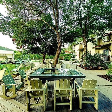 Nuriel Fruit & Guest House She'ar Yashuv Bagian luar foto