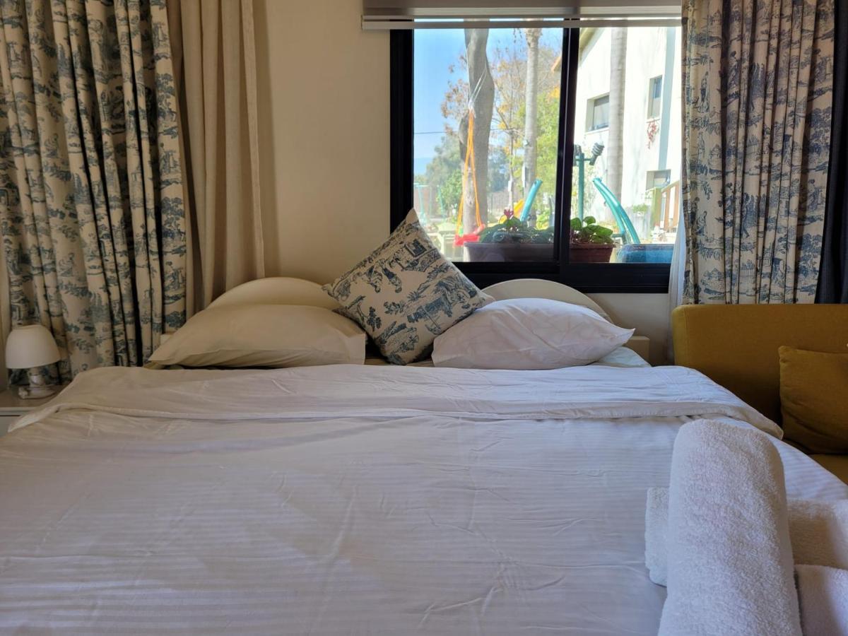 Nuriel Fruit & Guest House She'ar Yashuv Bagian luar foto
