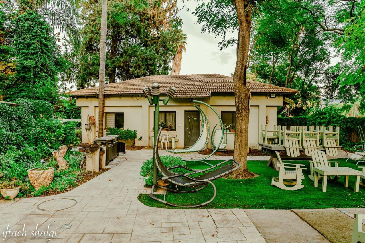 Nuriel Fruit & Guest House She'ar Yashuv Bagian luar foto