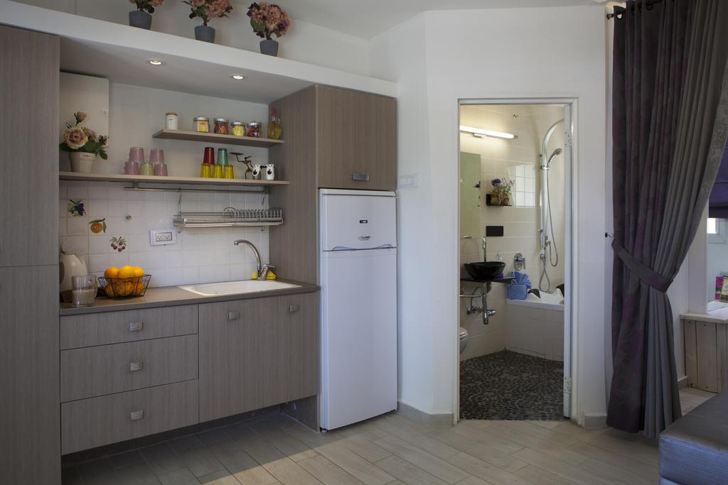 Nuriel Fruit & Guest House She'ar Yashuv Bagian luar foto