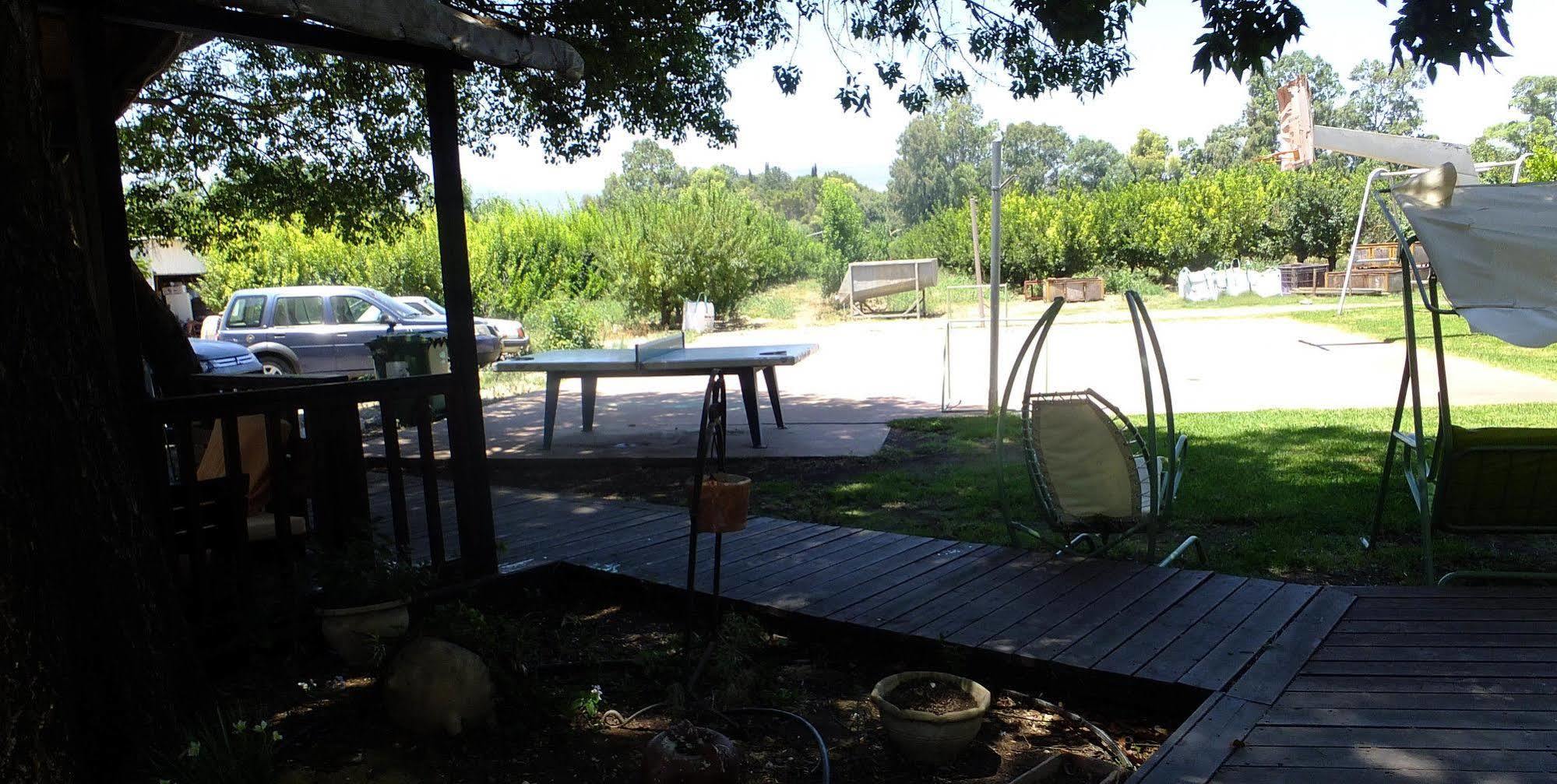 Nuriel Fruit & Guest House She'ar Yashuv Bagian luar foto